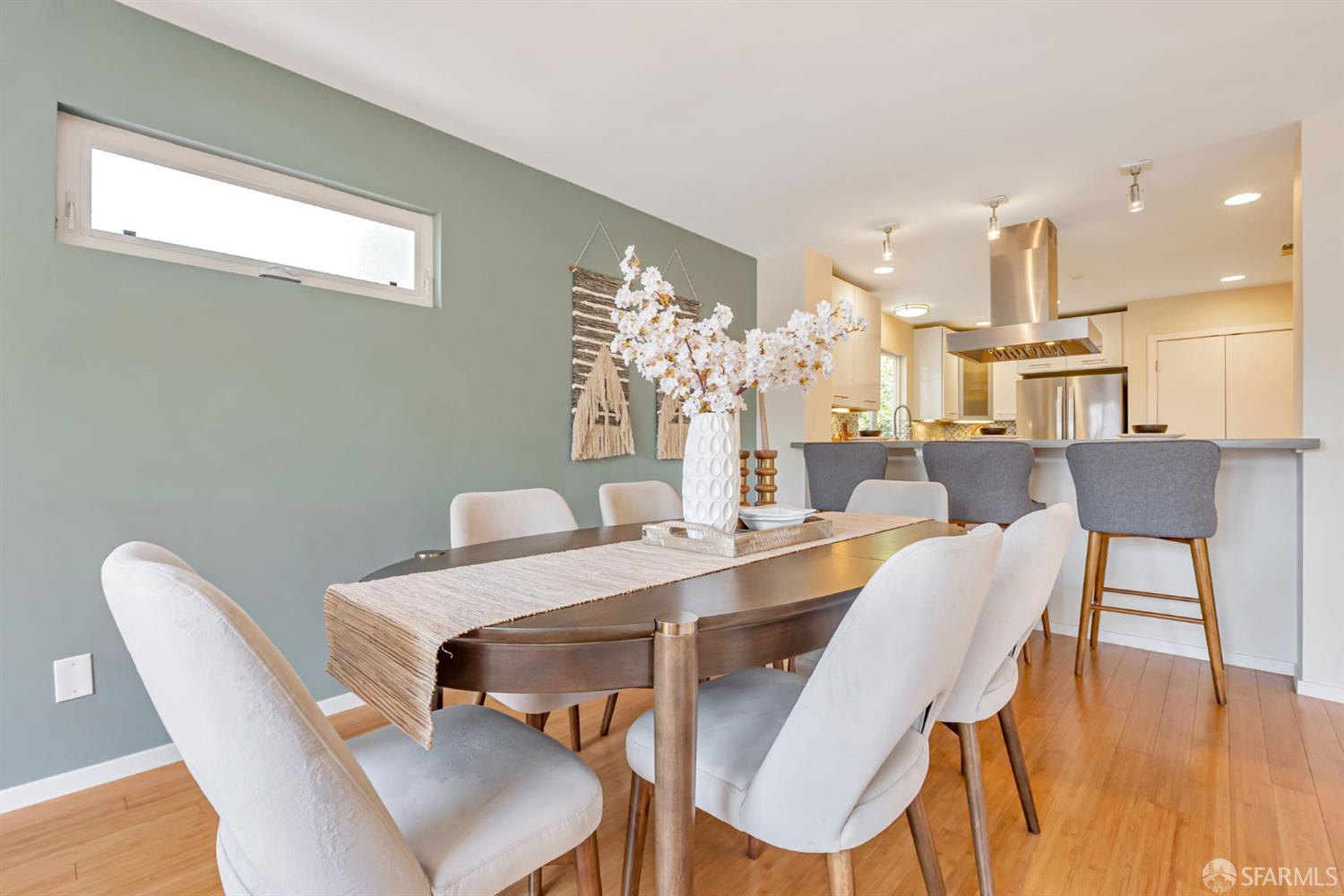 Detail Gallery Image 12 of 55 For 1028 55 St, Oakland,  CA 94608 - 4 Beds | 4 Baths