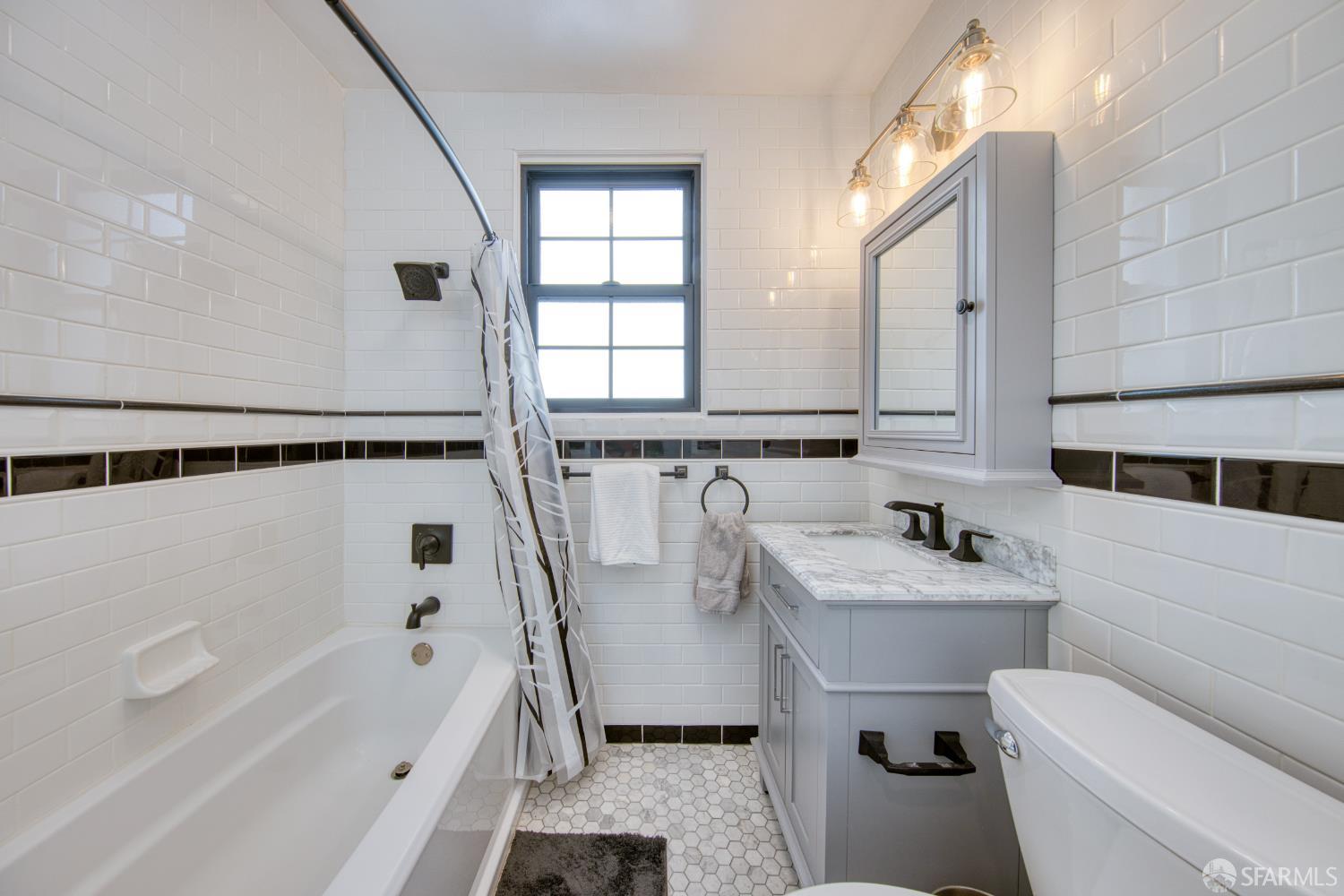 Detail Gallery Image 27 of 38 For 2918 Lyon St, San Francisco,  CA 94123 - – Beds | – Baths