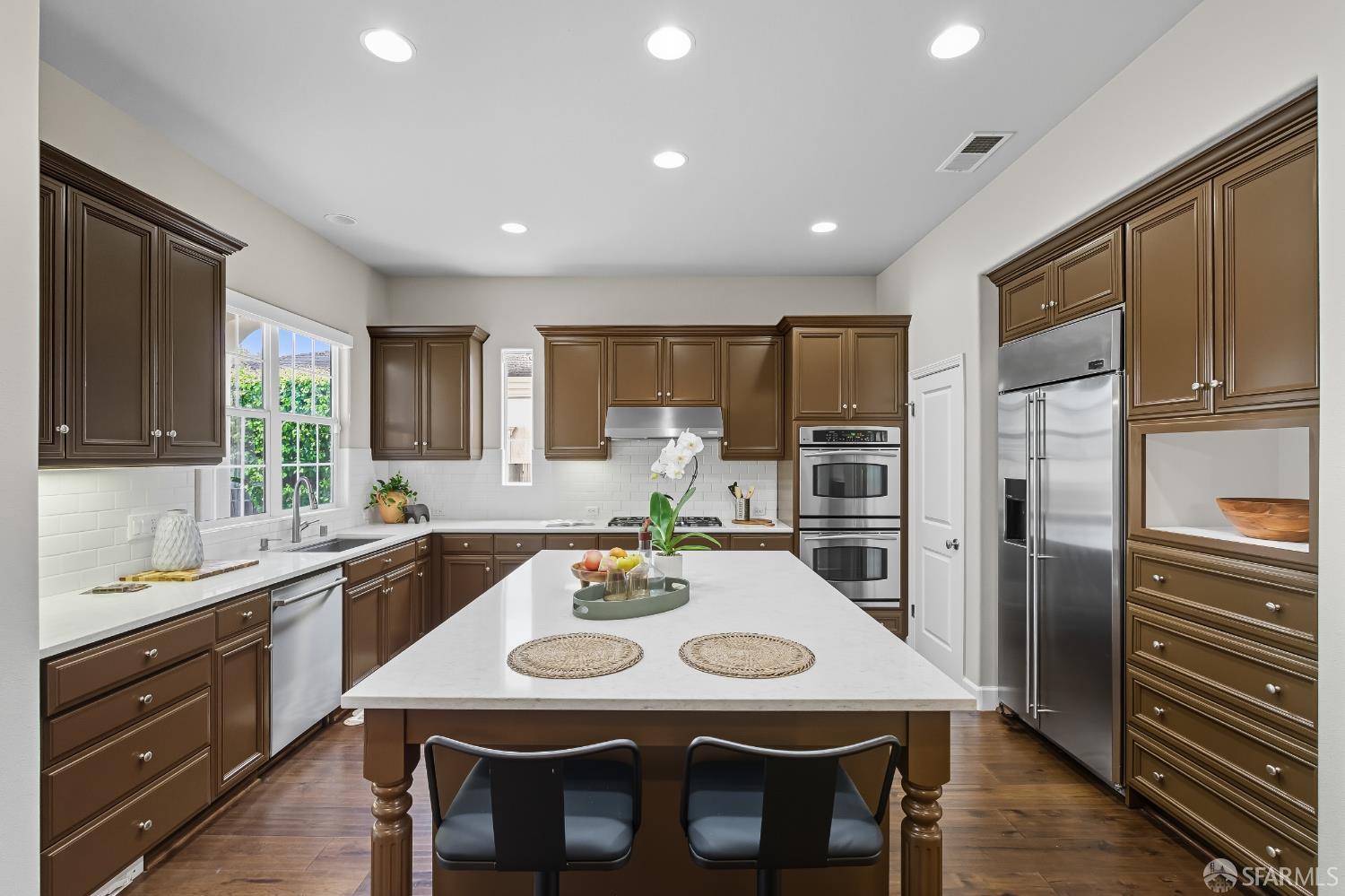 Detail Gallery Image 3 of 57 For 2129 Creekview Dr, Danville,  CA 94506 - 5 Beds | 5 Baths