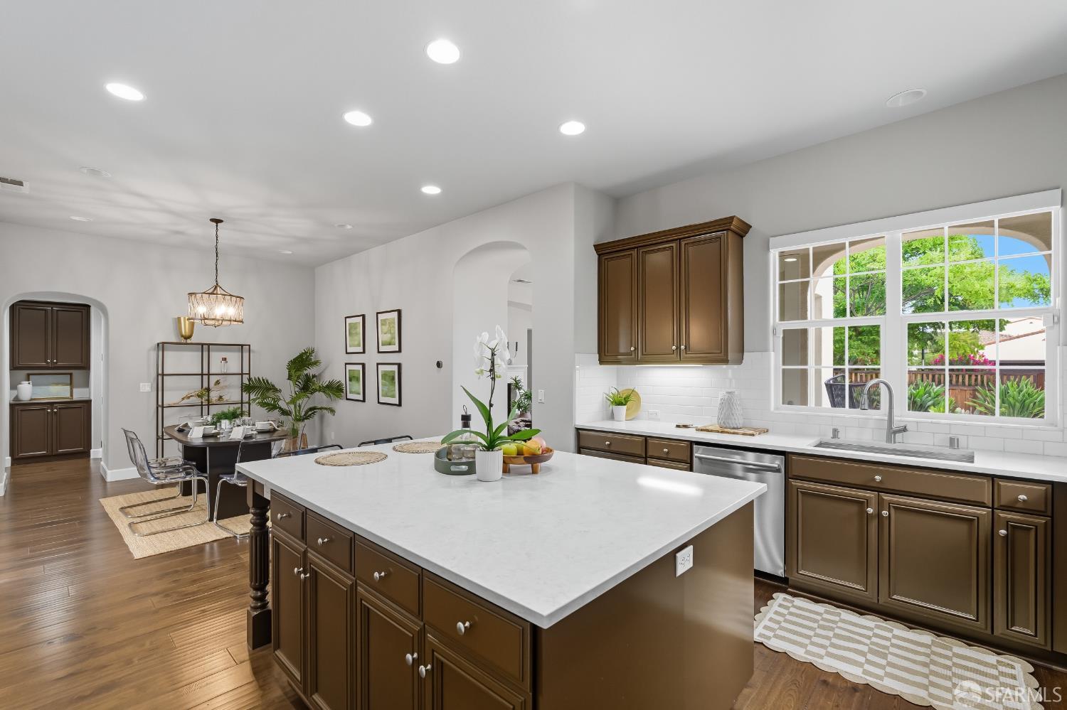 Detail Gallery Image 4 of 57 For 2129 Creekview Dr, Danville,  CA 94506 - 5 Beds | 5 Baths