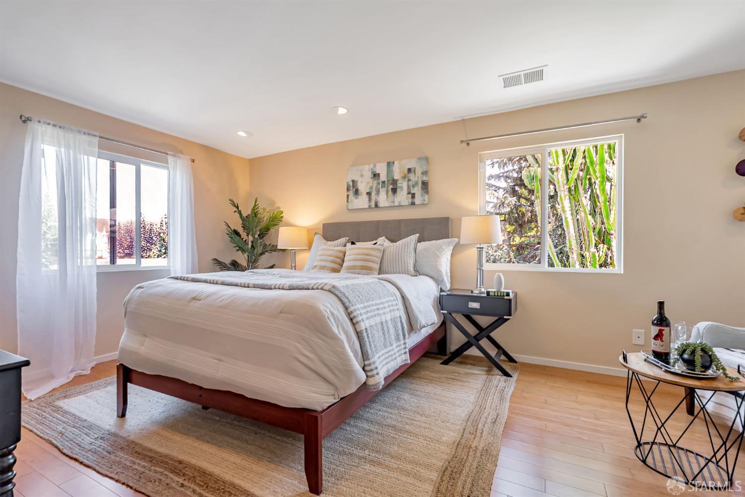 Detail Gallery Image 20 of 55 For 1028 55 St, Oakland,  CA 94608 - 4 Beds | 4 Baths