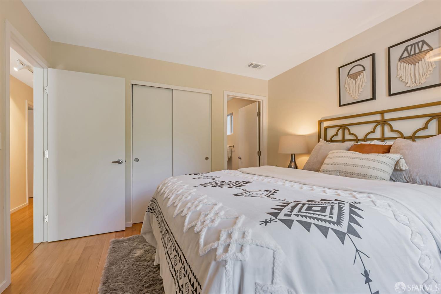 Detail Gallery Image 23 of 55 For 1028 55 St, Oakland,  CA 94608 - 4 Beds | 4 Baths