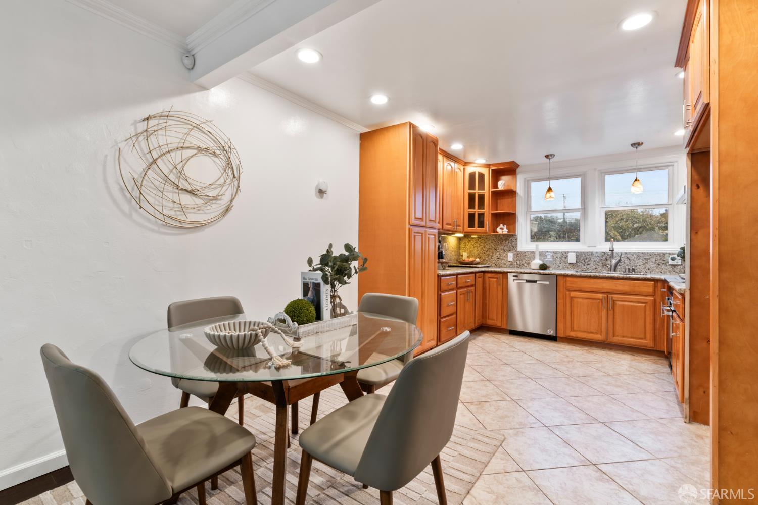 Detail Gallery Image 10 of 37 For 211 Sadowa St, San Francisco,  CA 94112 - 3 Beds | 1 Baths