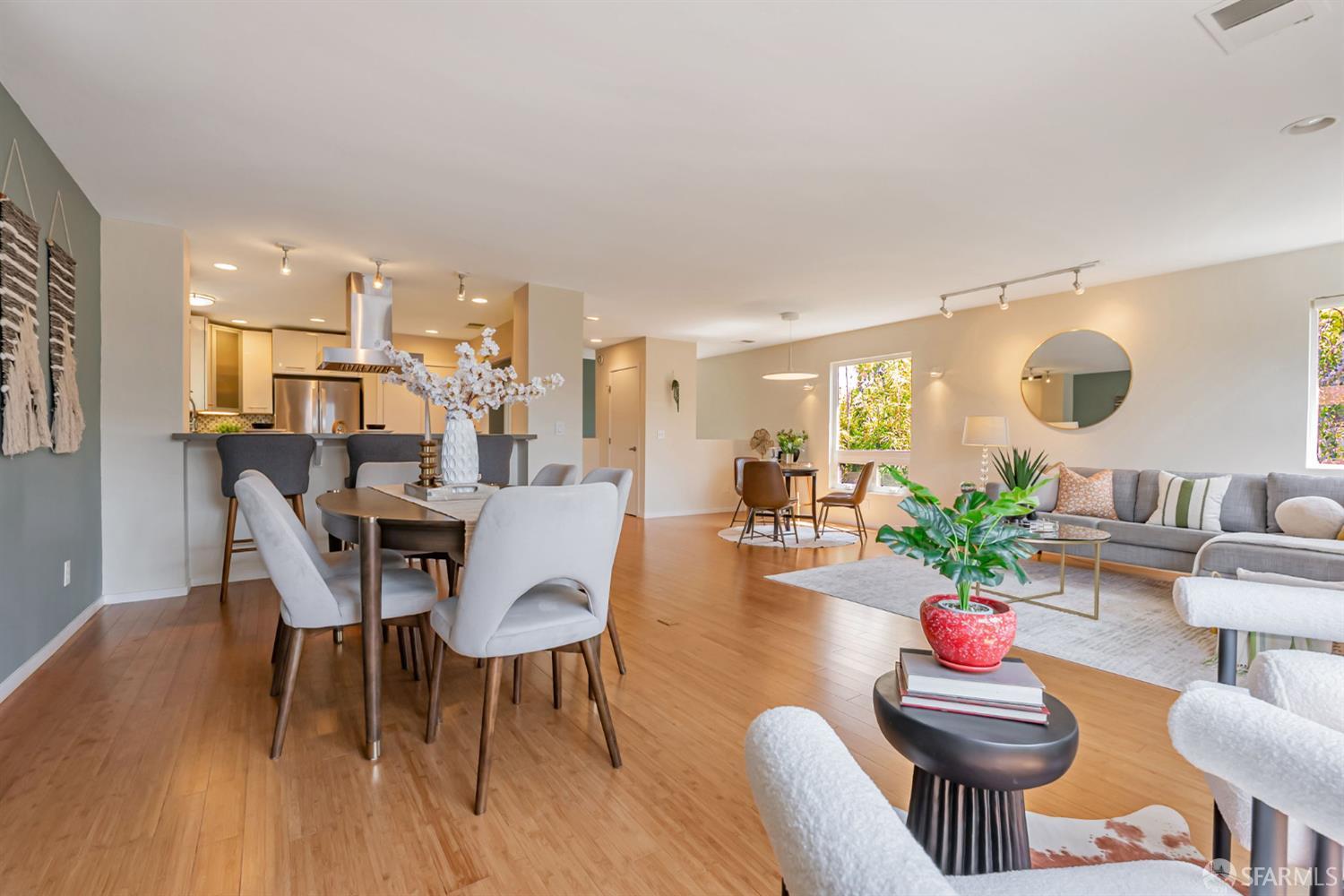 Detail Gallery Image 13 of 55 For 1028 55 St, Oakland,  CA 94608 - 4 Beds | 4 Baths