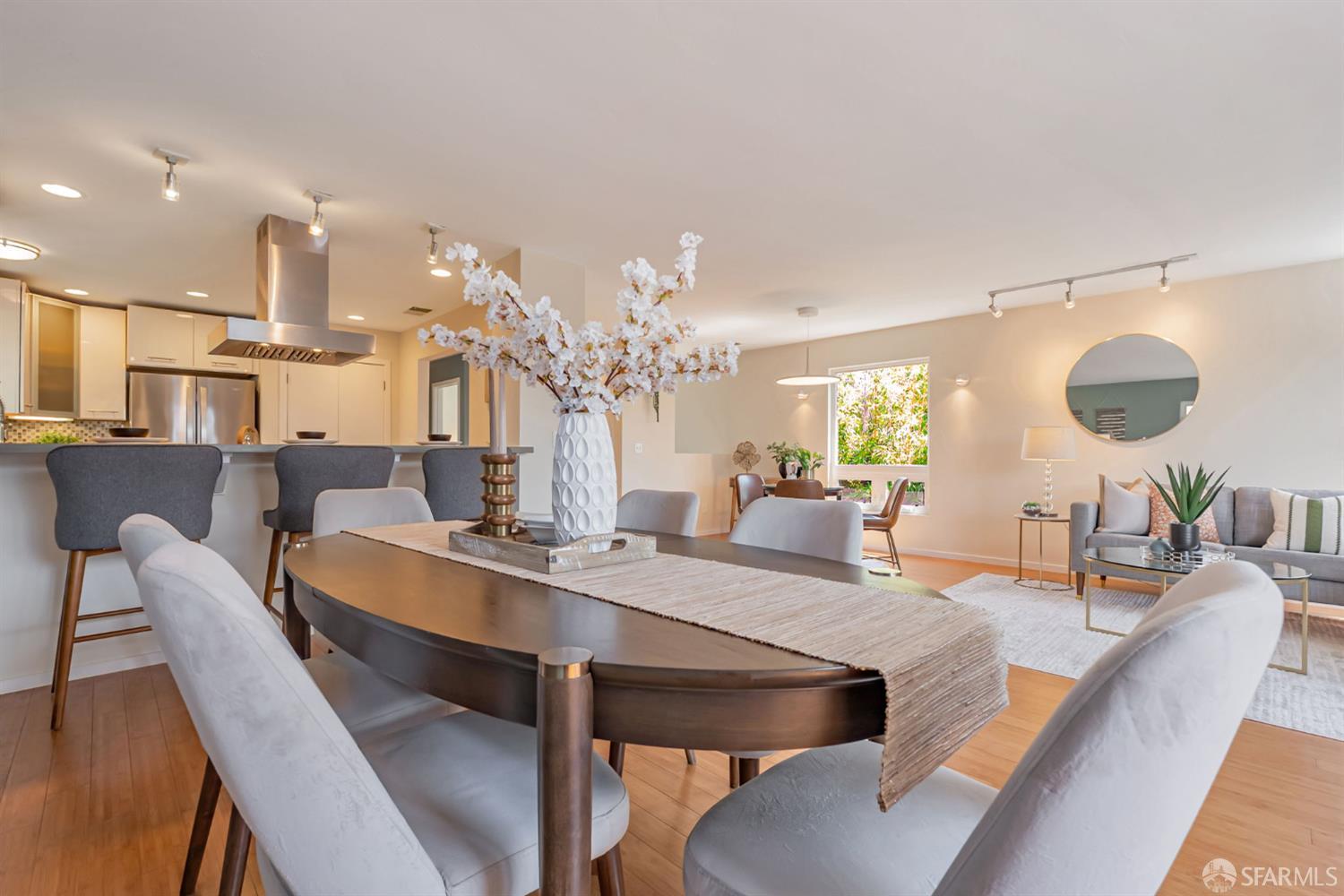 Detail Gallery Image 11 of 55 For 1028 55 St, Oakland,  CA 94608 - 4 Beds | 4 Baths