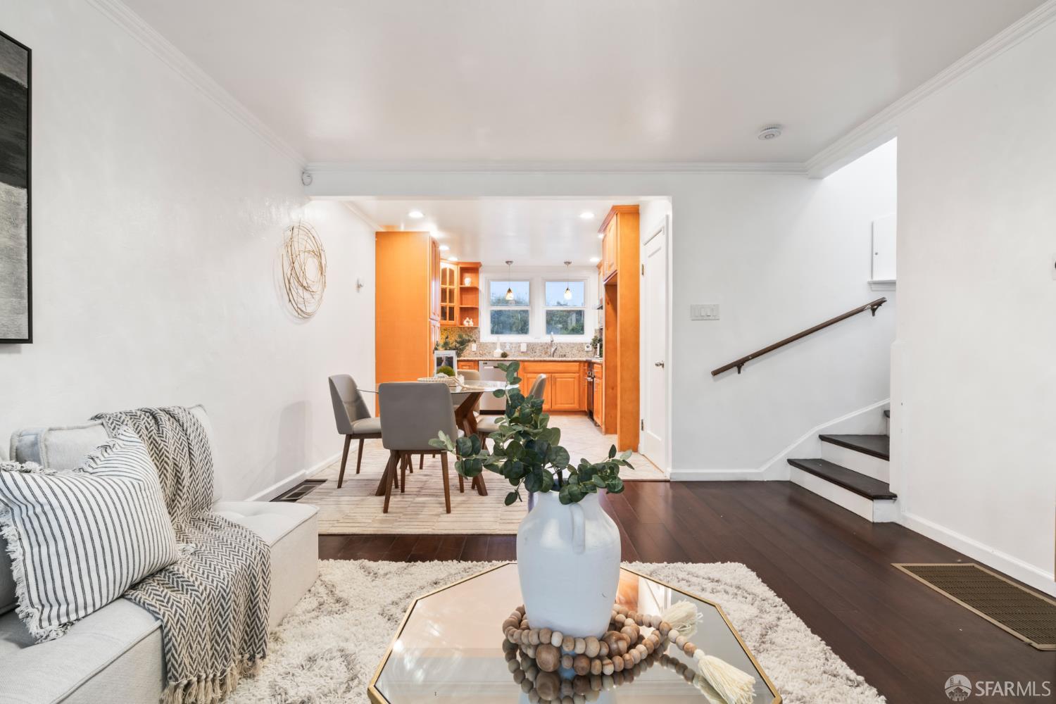 Detail Gallery Image 8 of 37 For 211 Sadowa St, San Francisco,  CA 94112 - 3 Beds | 1 Baths