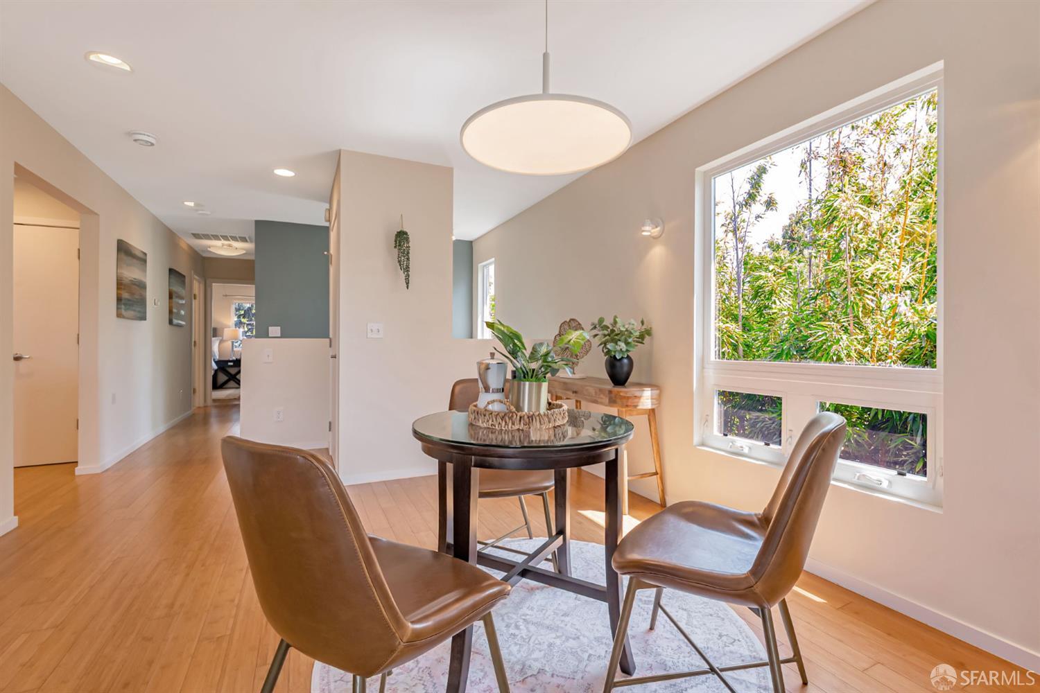 Detail Gallery Image 8 of 55 For 1028 55 St, Oakland,  CA 94608 - 4 Beds | 4 Baths