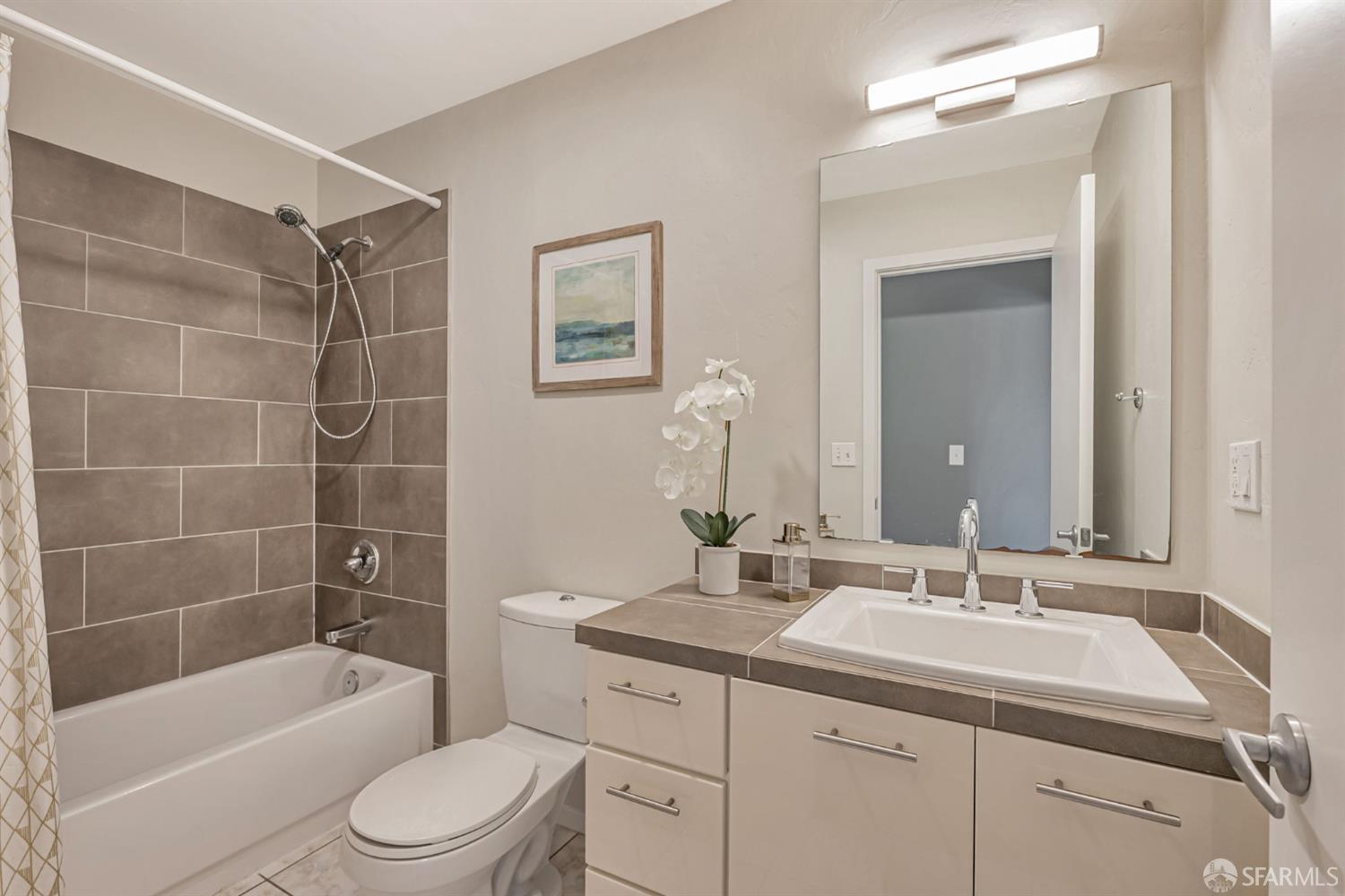 Detail Gallery Image 29 of 55 For 1028 55 St, Oakland,  CA 94608 - 4 Beds | 4 Baths