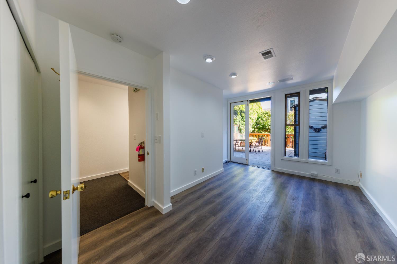 Detail Gallery Image 12 of 38 For 2918 Lyon St, San Francisco,  CA 94123 - – Beds | – Baths