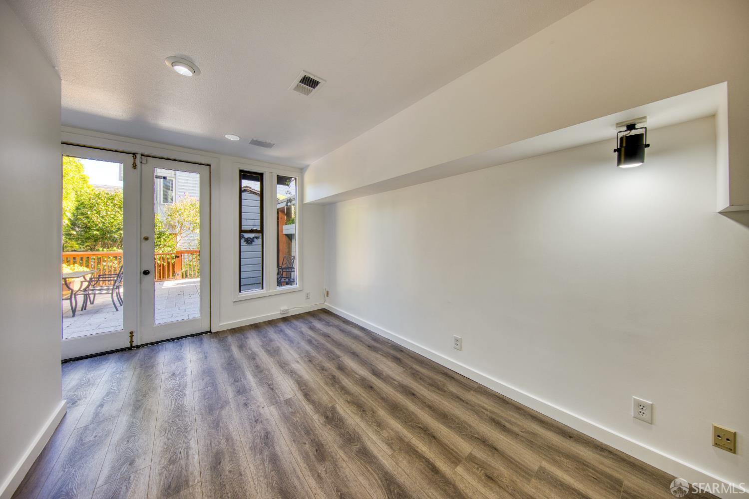 Detail Gallery Image 13 of 38 For 2918 Lyon St, San Francisco,  CA 94123 - – Beds | – Baths