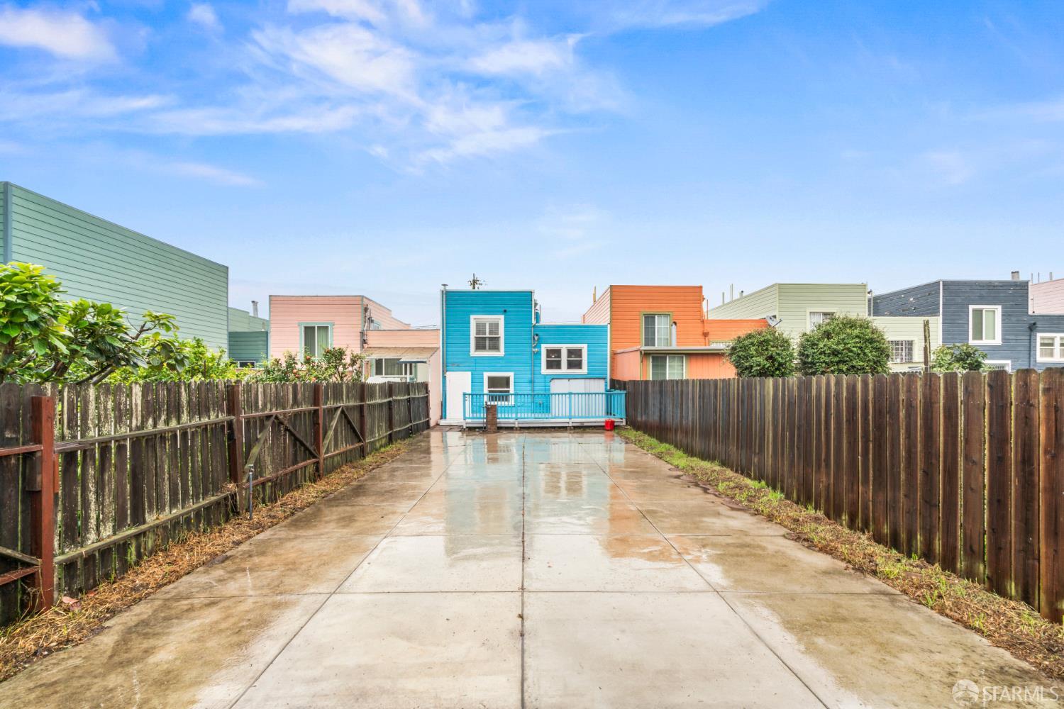 Detail Gallery Image 3 of 37 For 211 Sadowa St, San Francisco,  CA 94112 - 3 Beds | 1 Baths