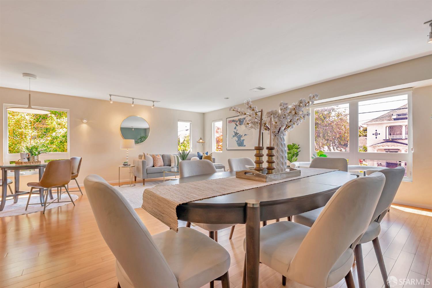 Detail Gallery Image 10 of 55 For 1028 55 St, Oakland,  CA 94608 - 4 Beds | 4 Baths