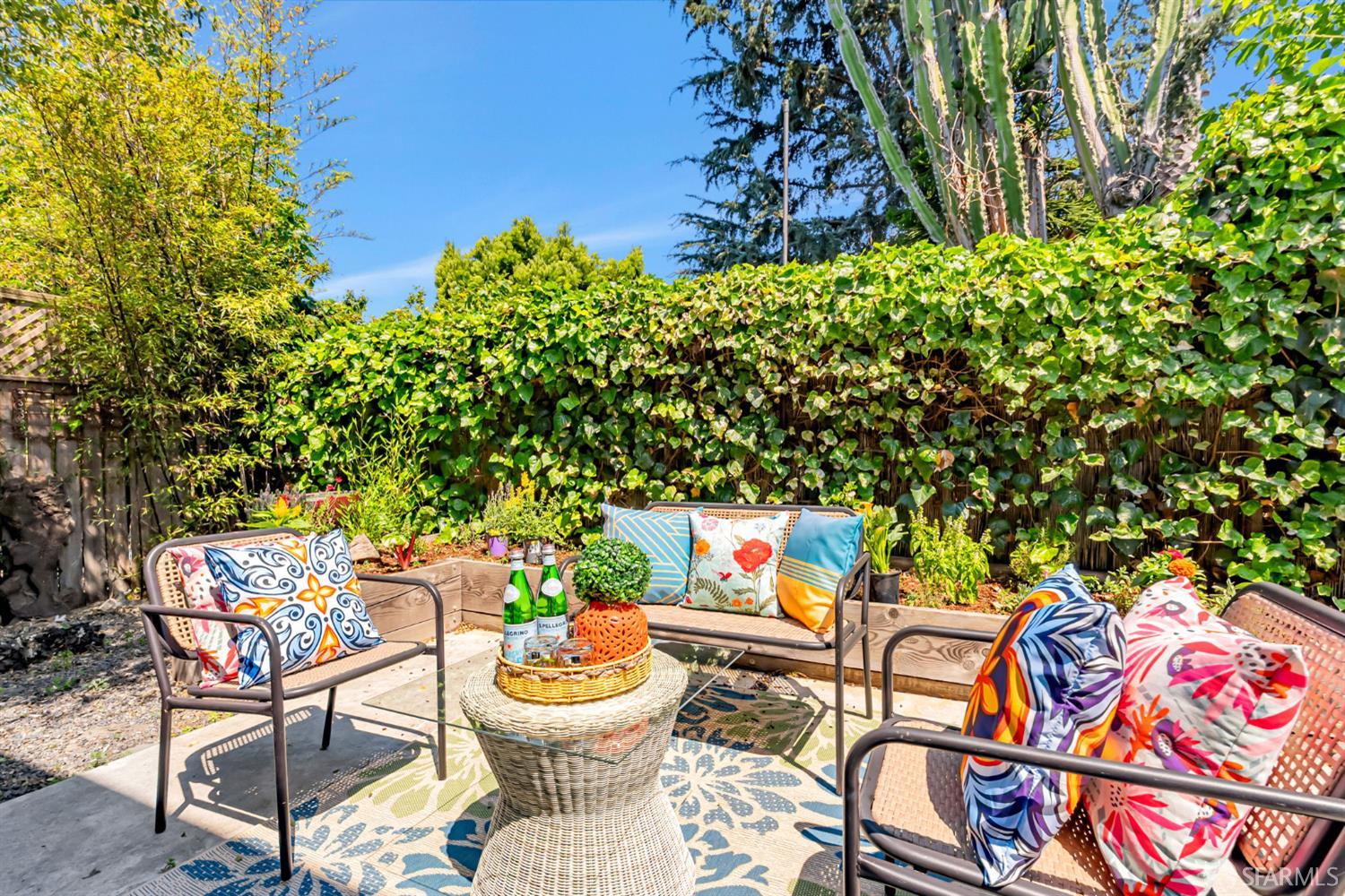 Detail Gallery Image 43 of 55 For 1028 55 St, Oakland,  CA 94608 - 4 Beds | 4 Baths