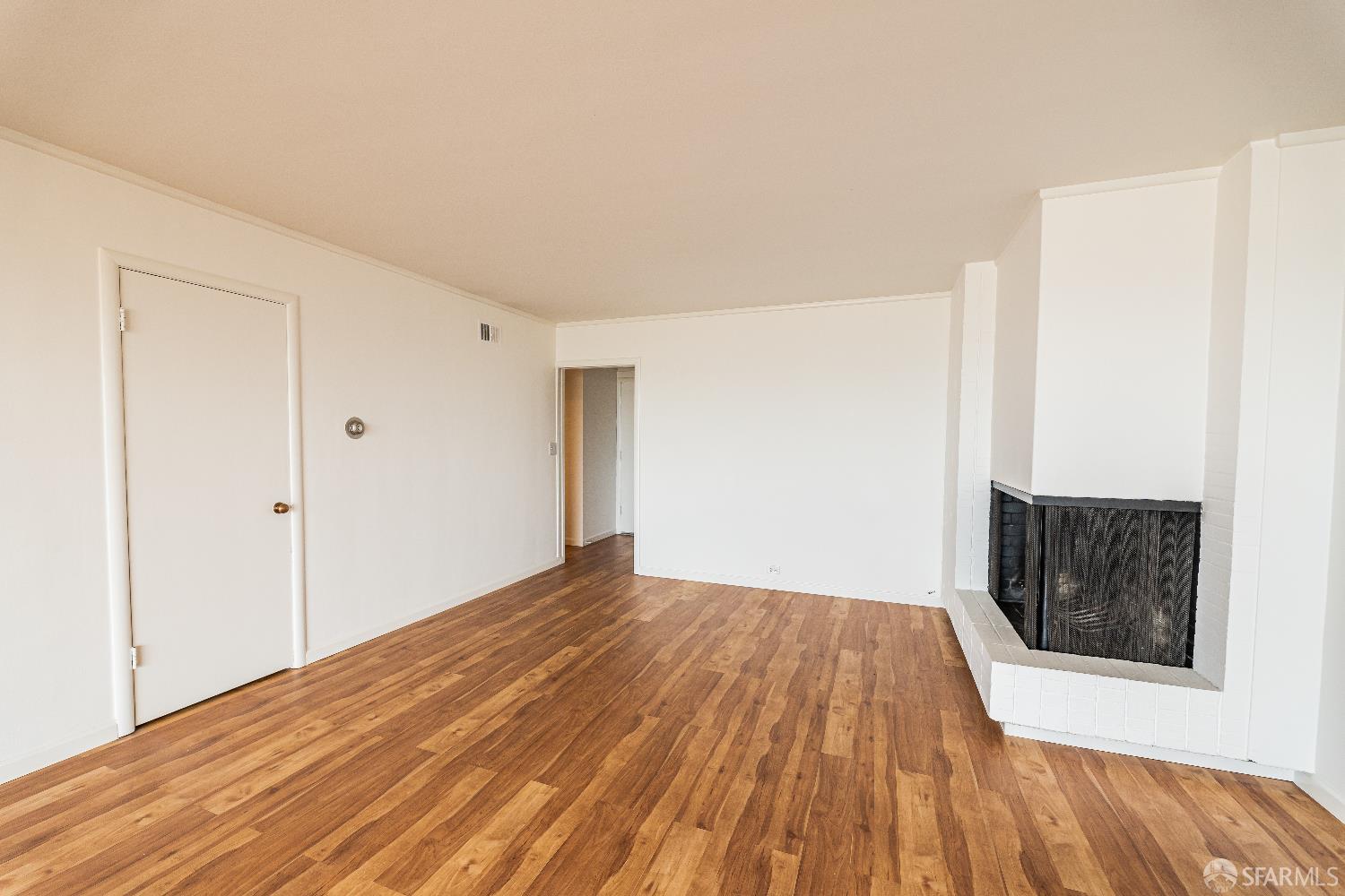 Detail Gallery Image 5 of 15 For 866 Green St #5,  San Francisco,  CA 94133 - 0 Beds | 1/1 Baths