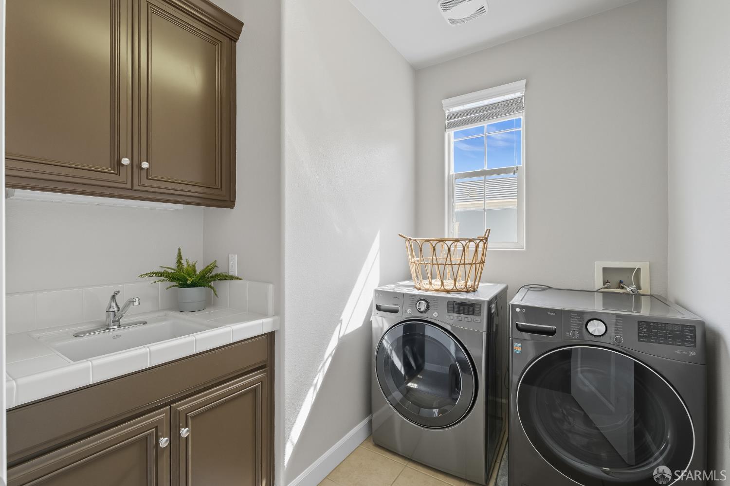 Detail Gallery Image 18 of 57 For 2129 Creekview Dr, Danville,  CA 94506 - 5 Beds | 5 Baths