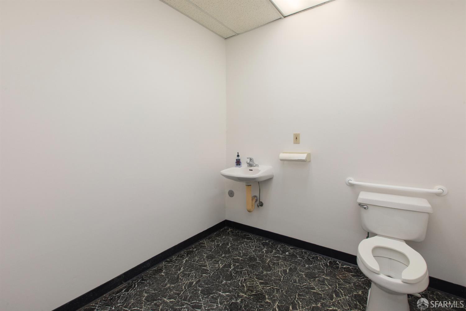 Detail Gallery Image 10 of 44 For 3927 Sacramento St, San Francisco,  CA 94118 - – Beds | – Baths