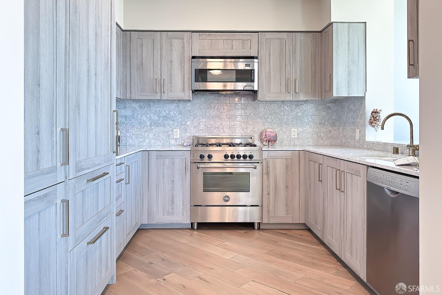 Detail Gallery Image 5 of 42 For 401 Harrison St 44a,  San Francisco,  CA 94105 - 2 Beds | 2 Baths