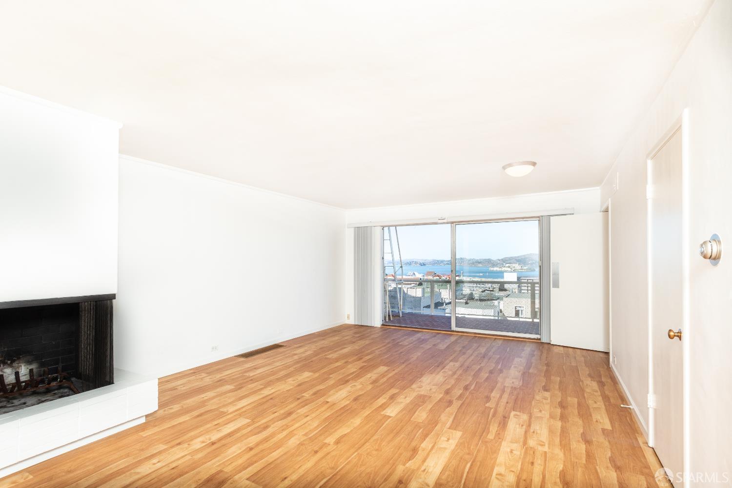 Detail Gallery Image 11 of 15 For 866 Green St #5,  San Francisco,  CA 94133 - 0 Beds | 1/1 Baths