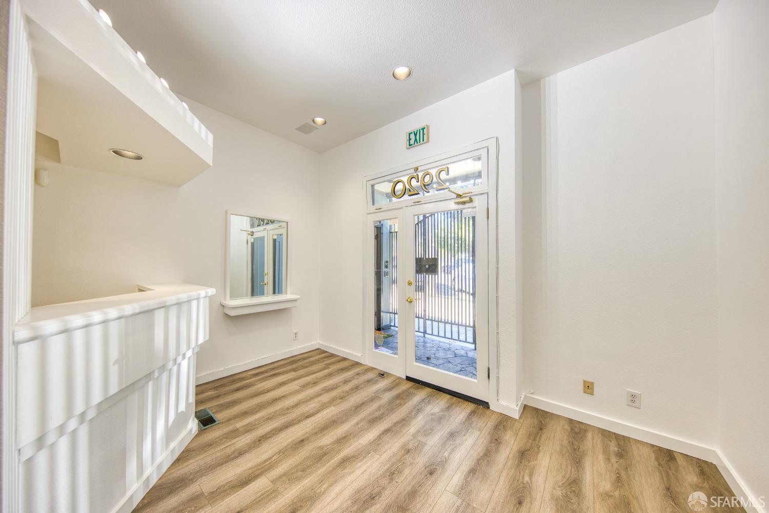 Detail Gallery Image 6 of 38 For 2918 Lyon St, San Francisco,  CA 94123 - – Beds | – Baths