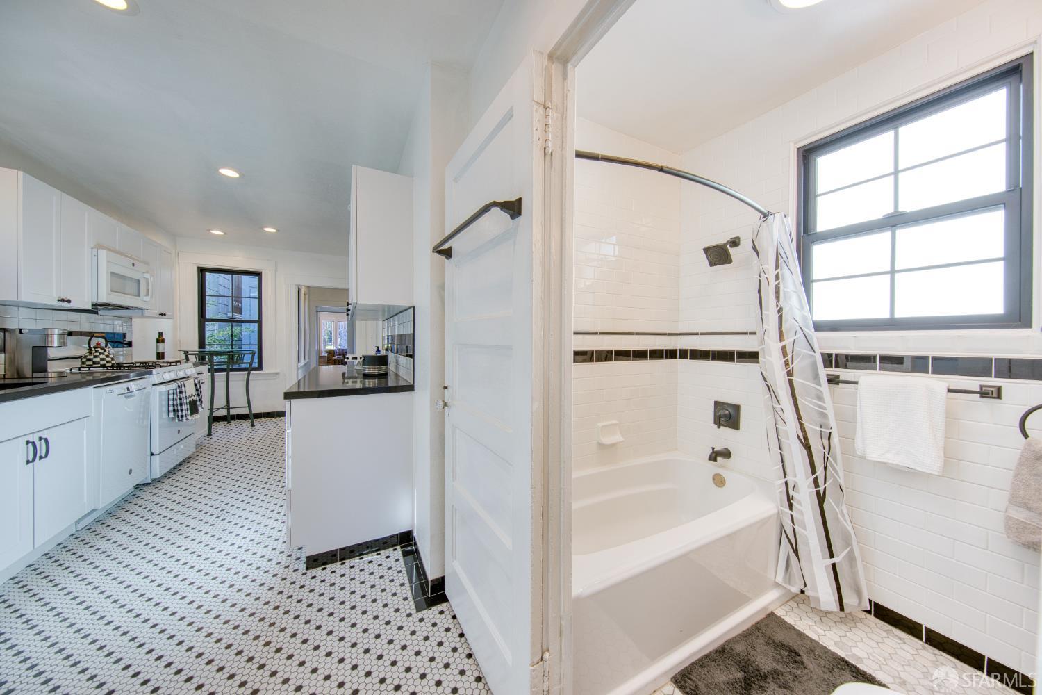 Detail Gallery Image 26 of 38 For 2918 Lyon St, San Francisco,  CA 94123 - – Beds | – Baths