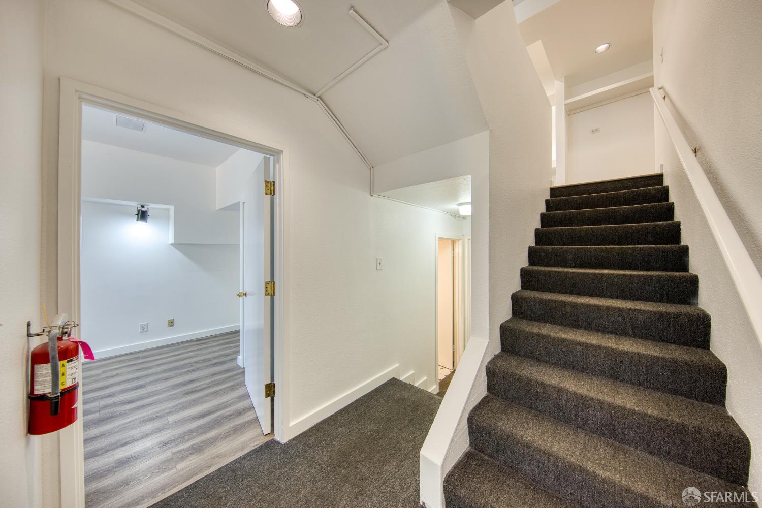 Detail Gallery Image 14 of 38 For 2918 Lyon St, San Francisco,  CA 94123 - – Beds | – Baths