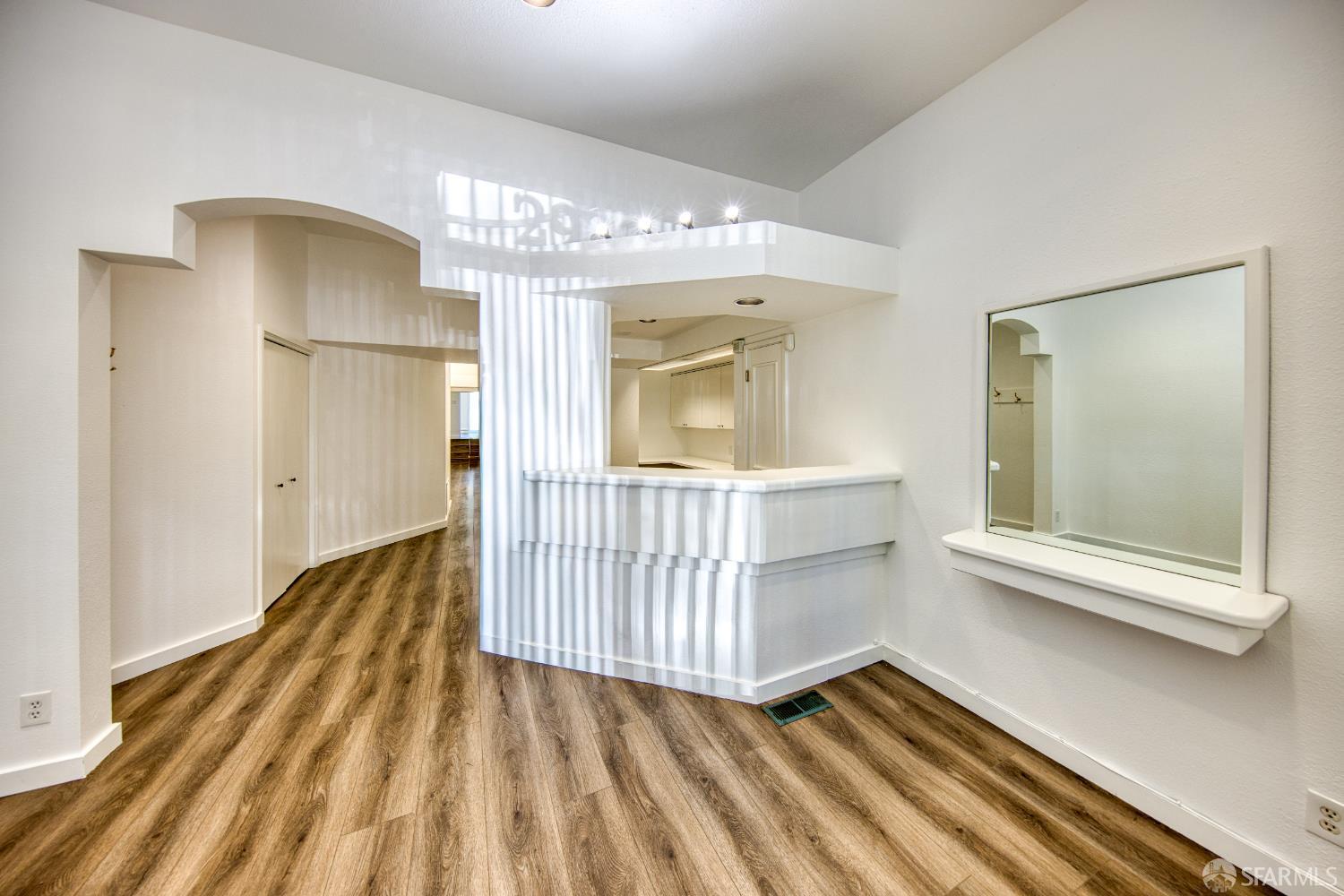 Detail Gallery Image 4 of 38 For 2918 Lyon St, San Francisco,  CA 94123 - – Beds | – Baths