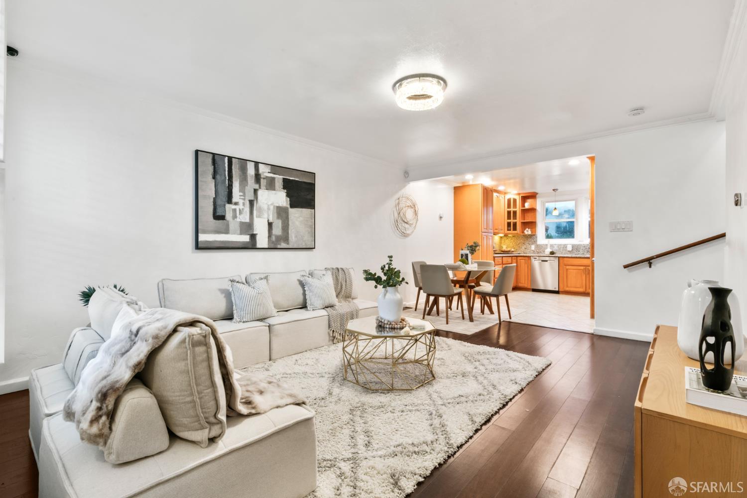 Detail Gallery Image 4 of 37 For 211 Sadowa St, San Francisco,  CA 94112 - 3 Beds | 1 Baths