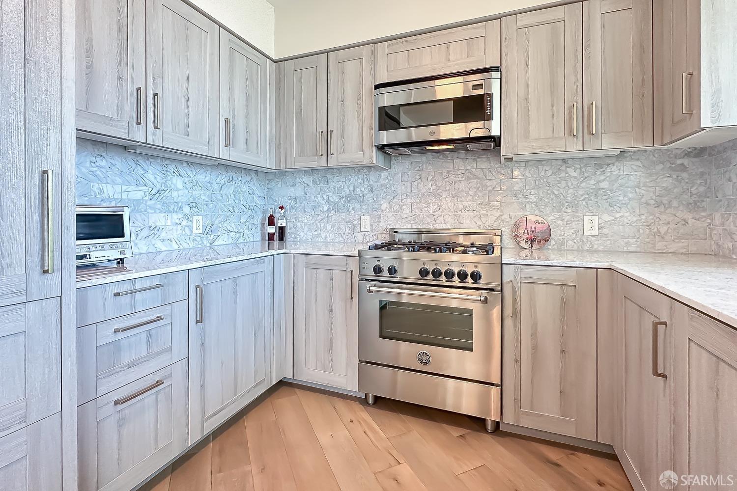 Detail Gallery Image 7 of 42 For 401 Harrison St 44a,  San Francisco,  CA 94105 - 2 Beds | 2 Baths