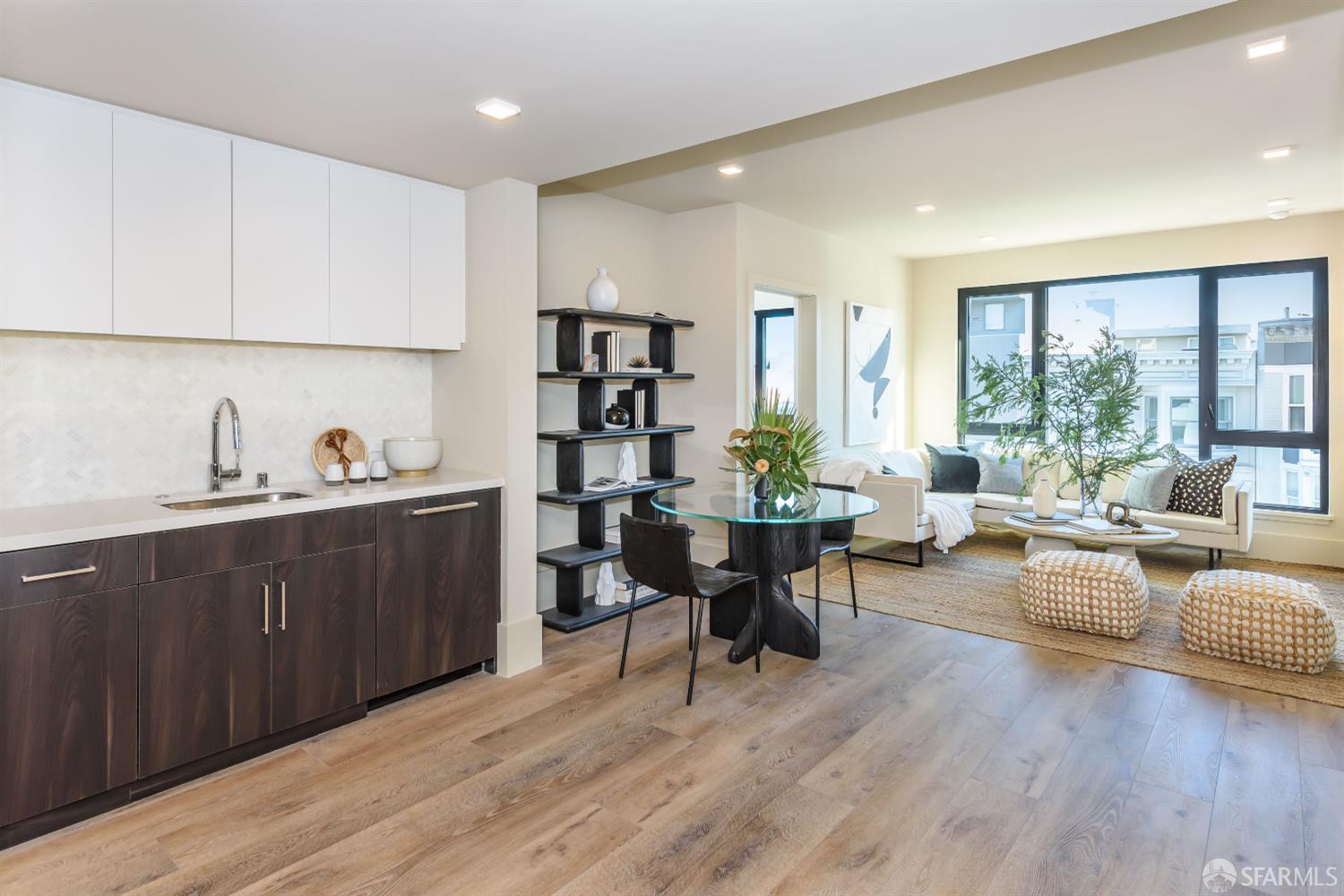 Photo #4: 425077616 Listing: Photo #4