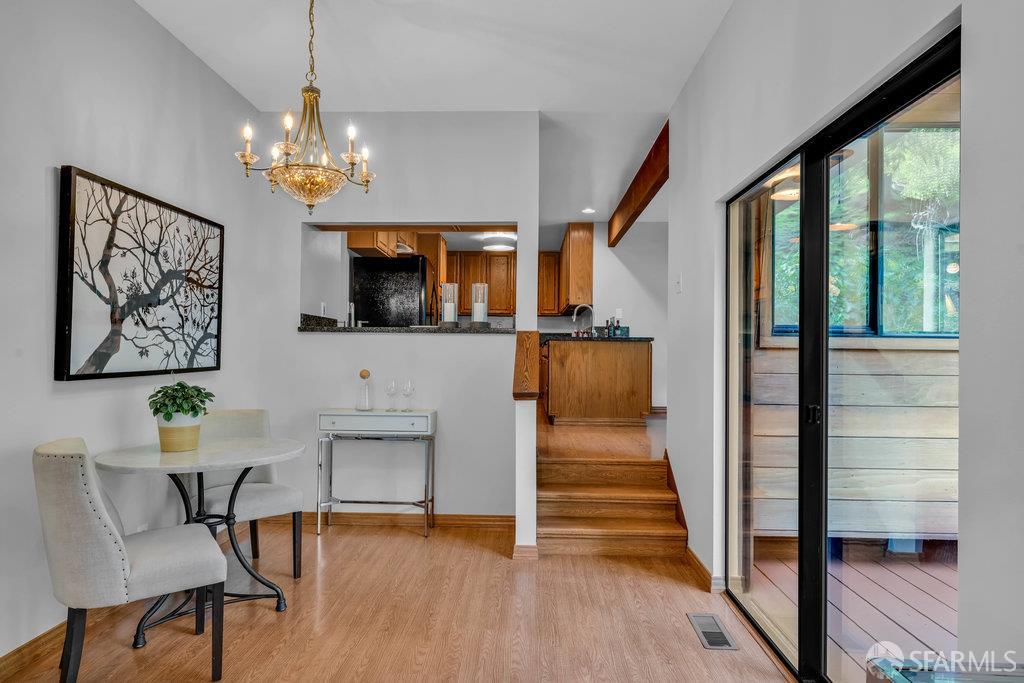 Detail Gallery Image 16 of 58 For 1647 Trestle Glen Rd, Oakland,  CA 94610 - 4 Beds | 2/1 Baths