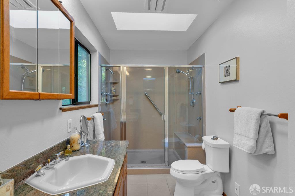 Detail Gallery Image 32 of 58 For 1647 Trestle Glen Rd, Oakland,  CA 94610 - 4 Beds | 2/1 Baths