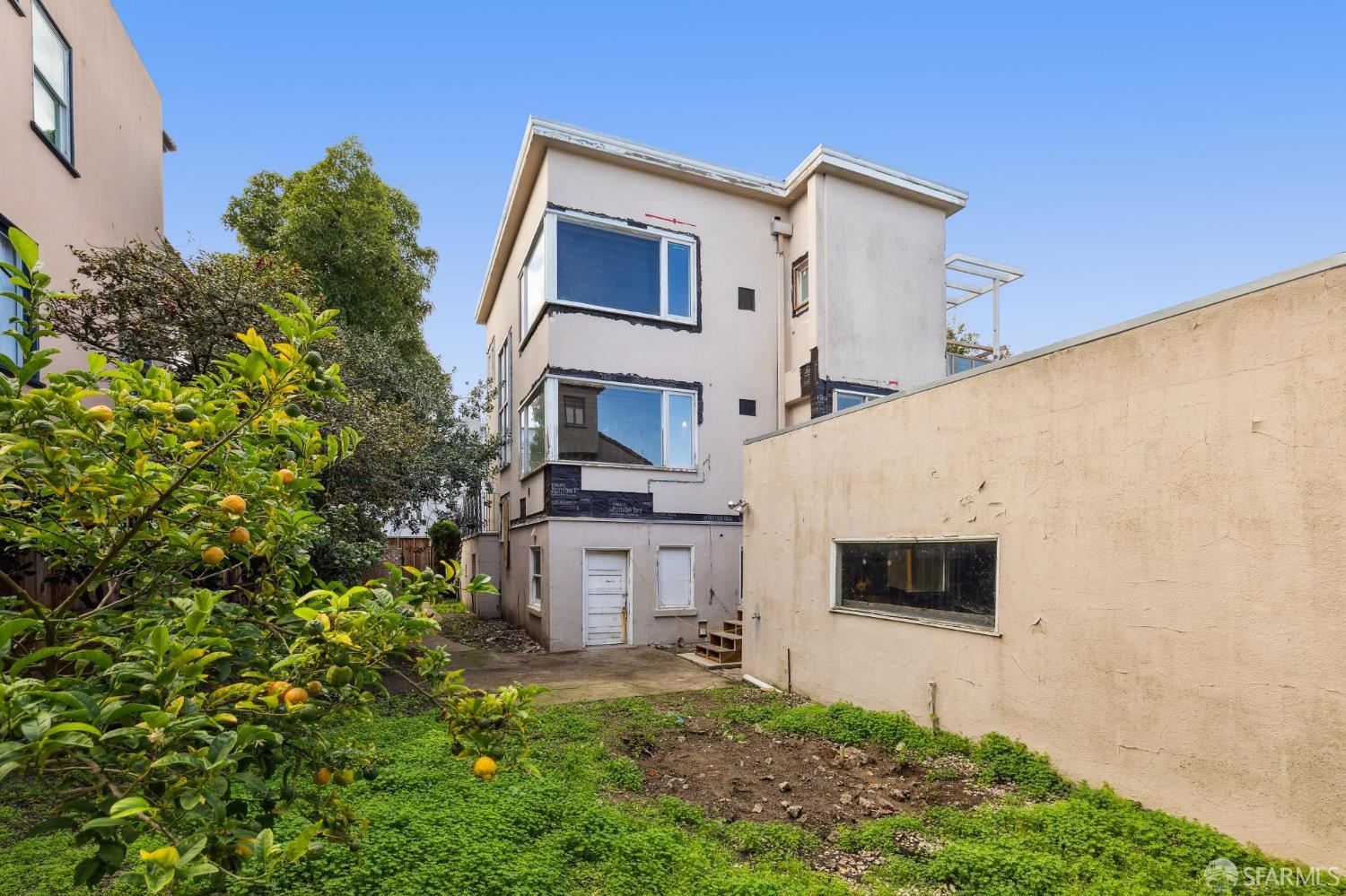 Detail Gallery Image 19 of 25 For 3666 Baker St, San Francisco,  CA 94123 - 4 Beds | 3/1 Baths