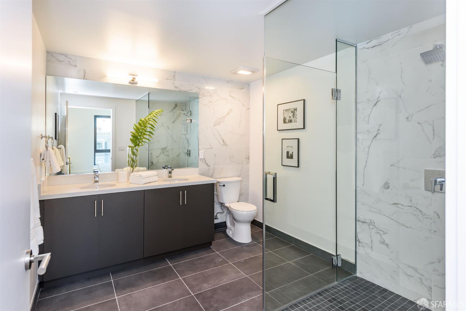 Photo #10: 425077616 Listing: Photo #10