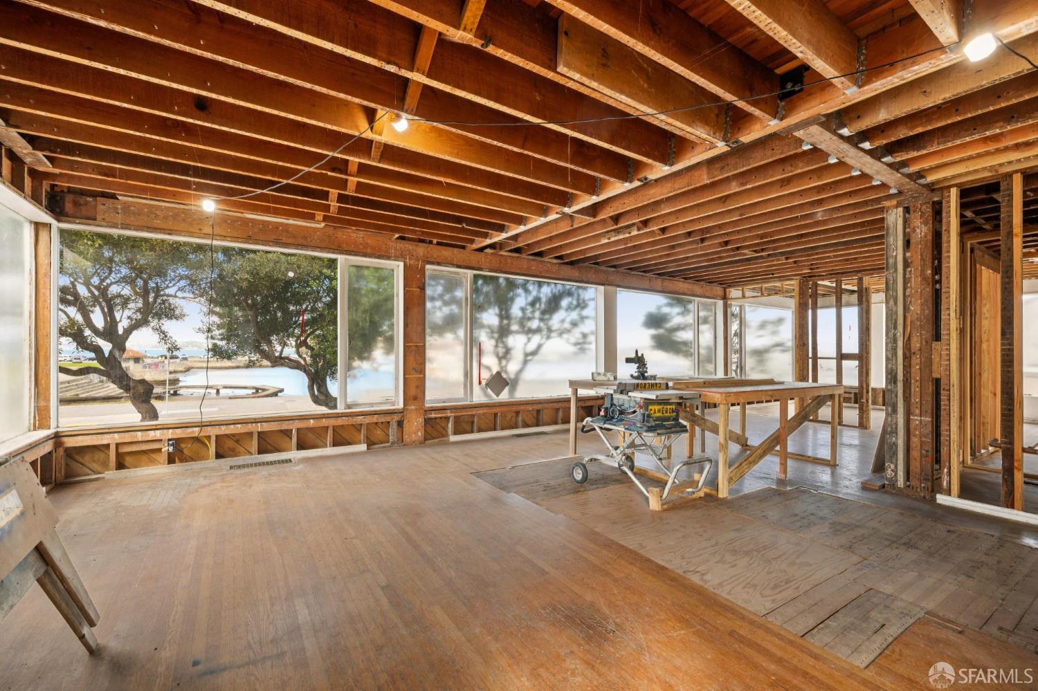 Detail Gallery Image 8 of 25 For 3666 Baker St, San Francisco,  CA 94123 - 4 Beds | 3/1 Baths