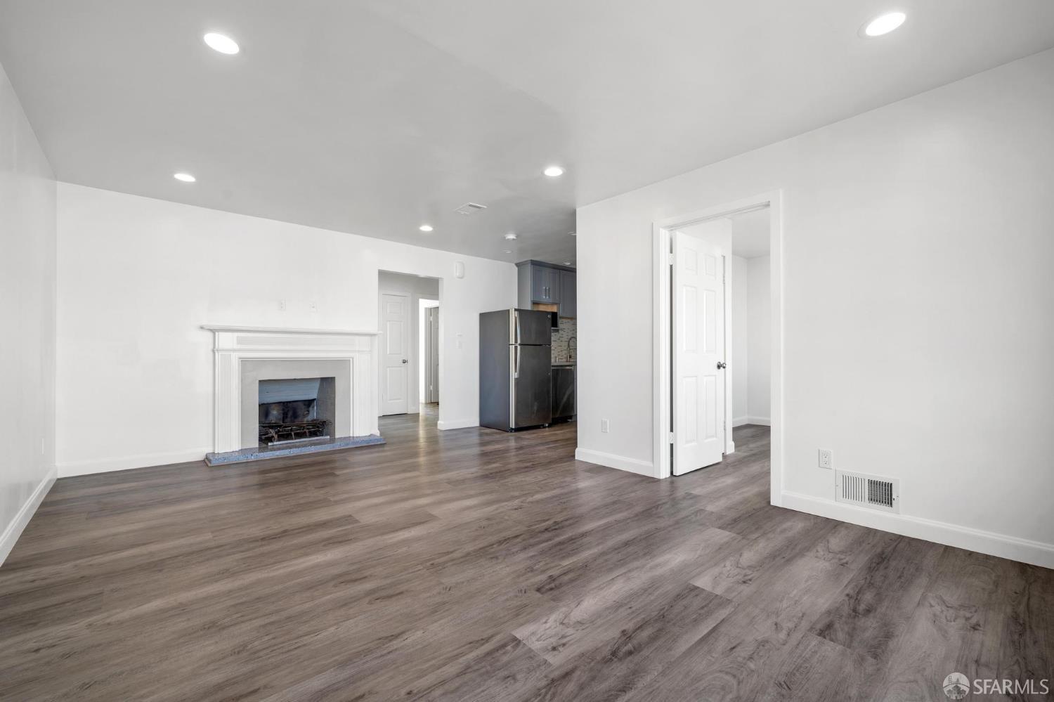 Detail Gallery Image 9 of 74 For 1983 42nd Ave, San Francisco,  CA 94116 - 4 Beds | 2/1 Baths