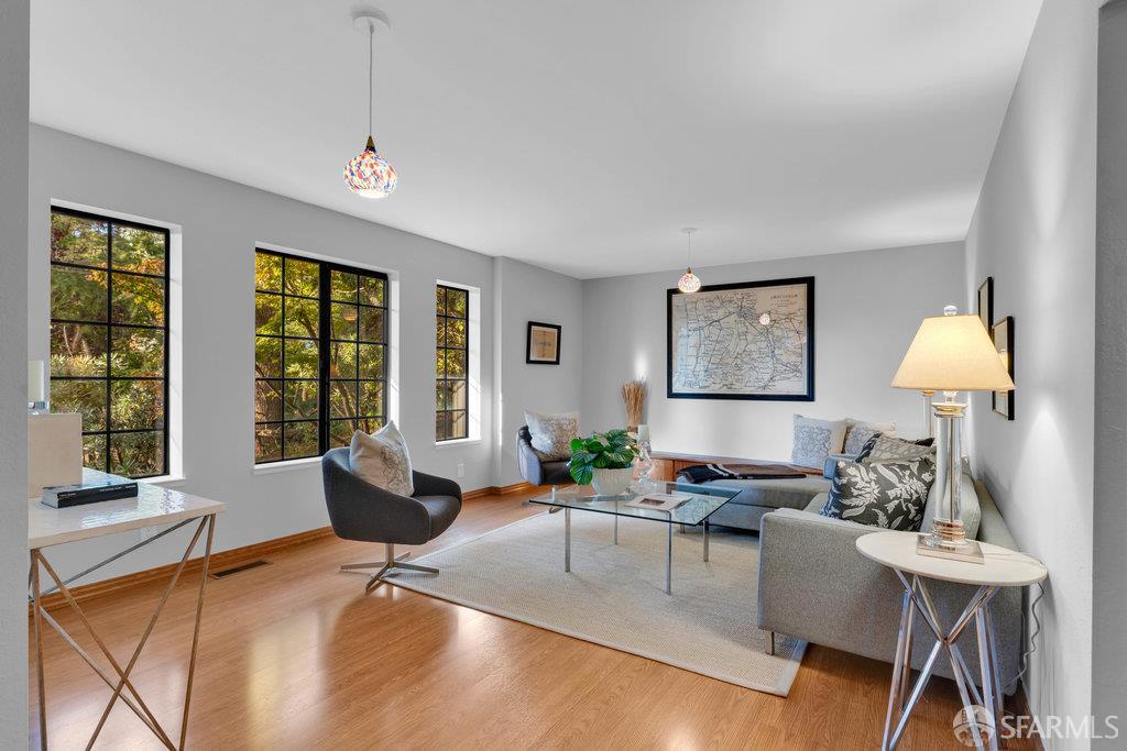 Detail Gallery Image 27 of 58 For 1647 Trestle Glen Rd, Oakland,  CA 94610 - 4 Beds | 2/1 Baths