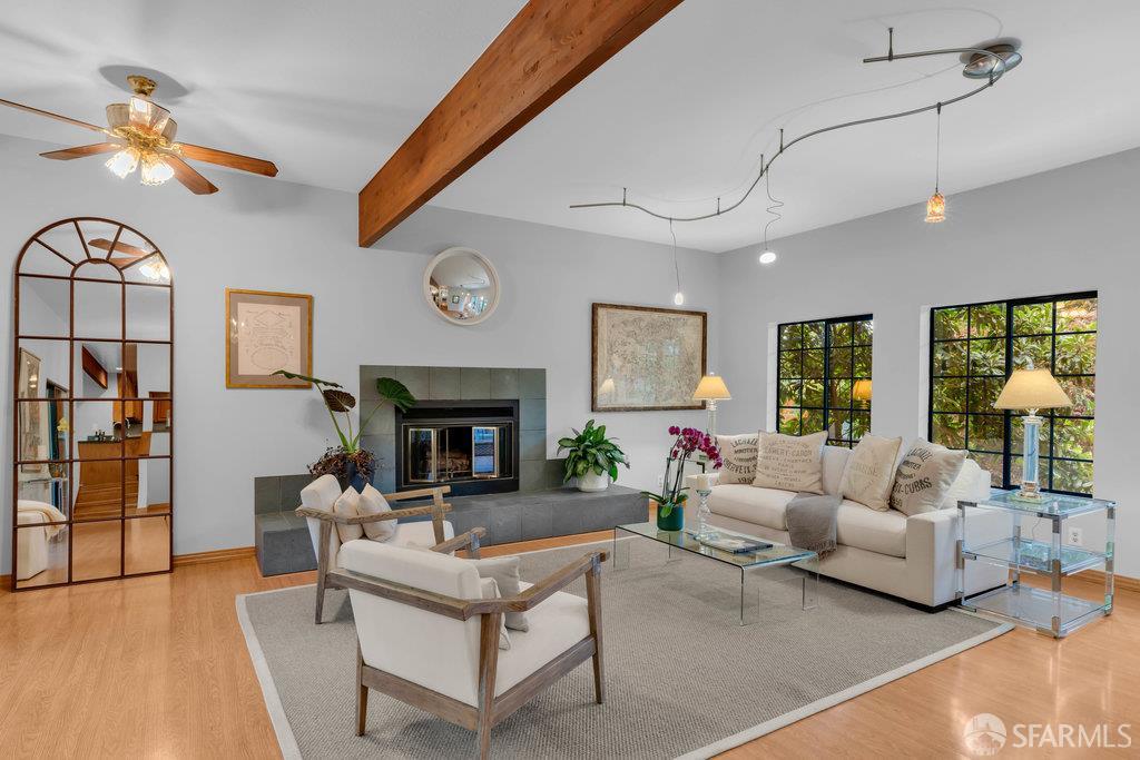 Detail Gallery Image 3 of 58 For 1647 Trestle Glen Rd, Oakland,  CA 94610 - 4 Beds | 2/1 Baths