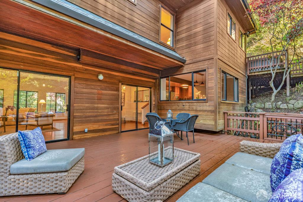 Detail Gallery Image 7 of 58 For 1647 Trestle Glen Rd, Oakland,  CA 94610 - 4 Beds | 2/1 Baths