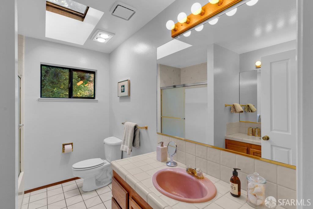 Detail Gallery Image 44 of 58 For 1647 Trestle Glen Rd, Oakland,  CA 94610 - 4 Beds | 2/1 Baths