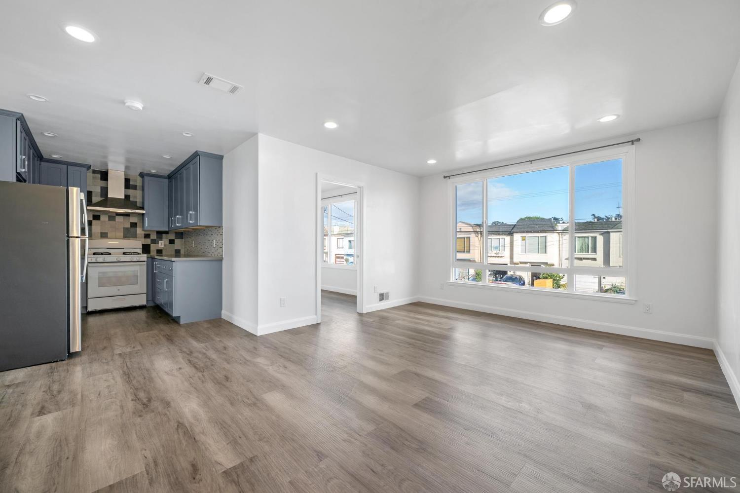 Detail Gallery Image 7 of 74 For 1983 42nd Ave, San Francisco,  CA 94116 - 4 Beds | 2/1 Baths