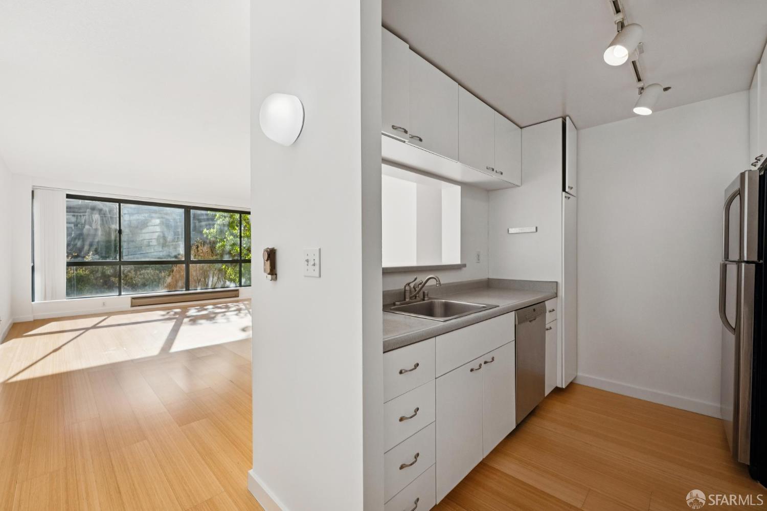 Detail Gallery Image 3 of 48 For 300 3rd St #510,  San Francisco,  CA 94107 - 0 Beds | 1 Baths