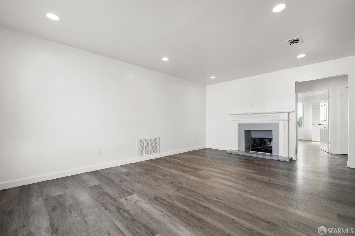 Detail Gallery Image 10 of 74 For 1983 42nd Ave, San Francisco,  CA 94116 - 4 Beds | 2/1 Baths