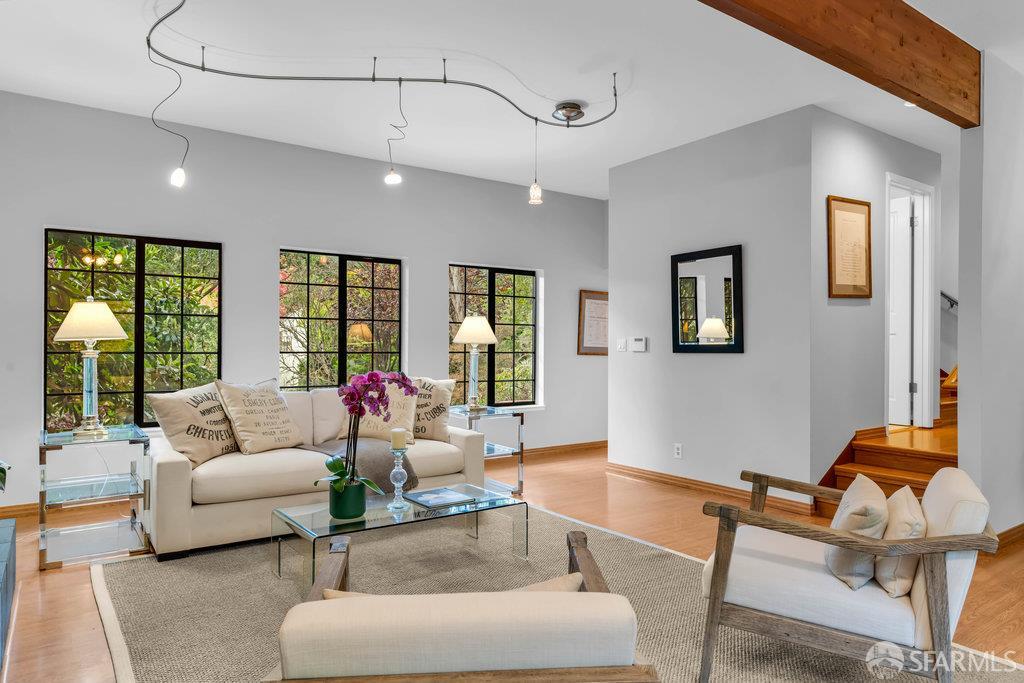 Detail Gallery Image 15 of 58 For 1647 Trestle Glen Rd, Oakland,  CA 94610 - 4 Beds | 2/1 Baths