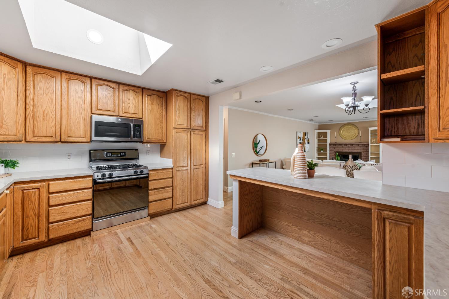 1284 Columbus