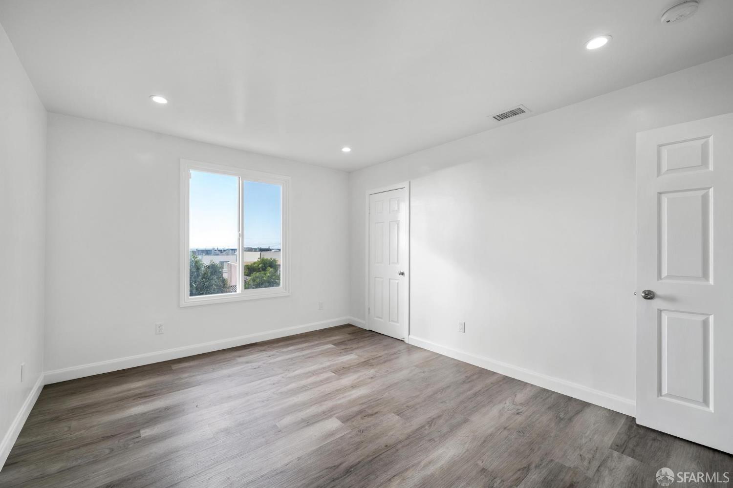 Detail Gallery Image 13 of 74 For 1983 42nd Ave, San Francisco,  CA 94116 - 4 Beds | 2/1 Baths