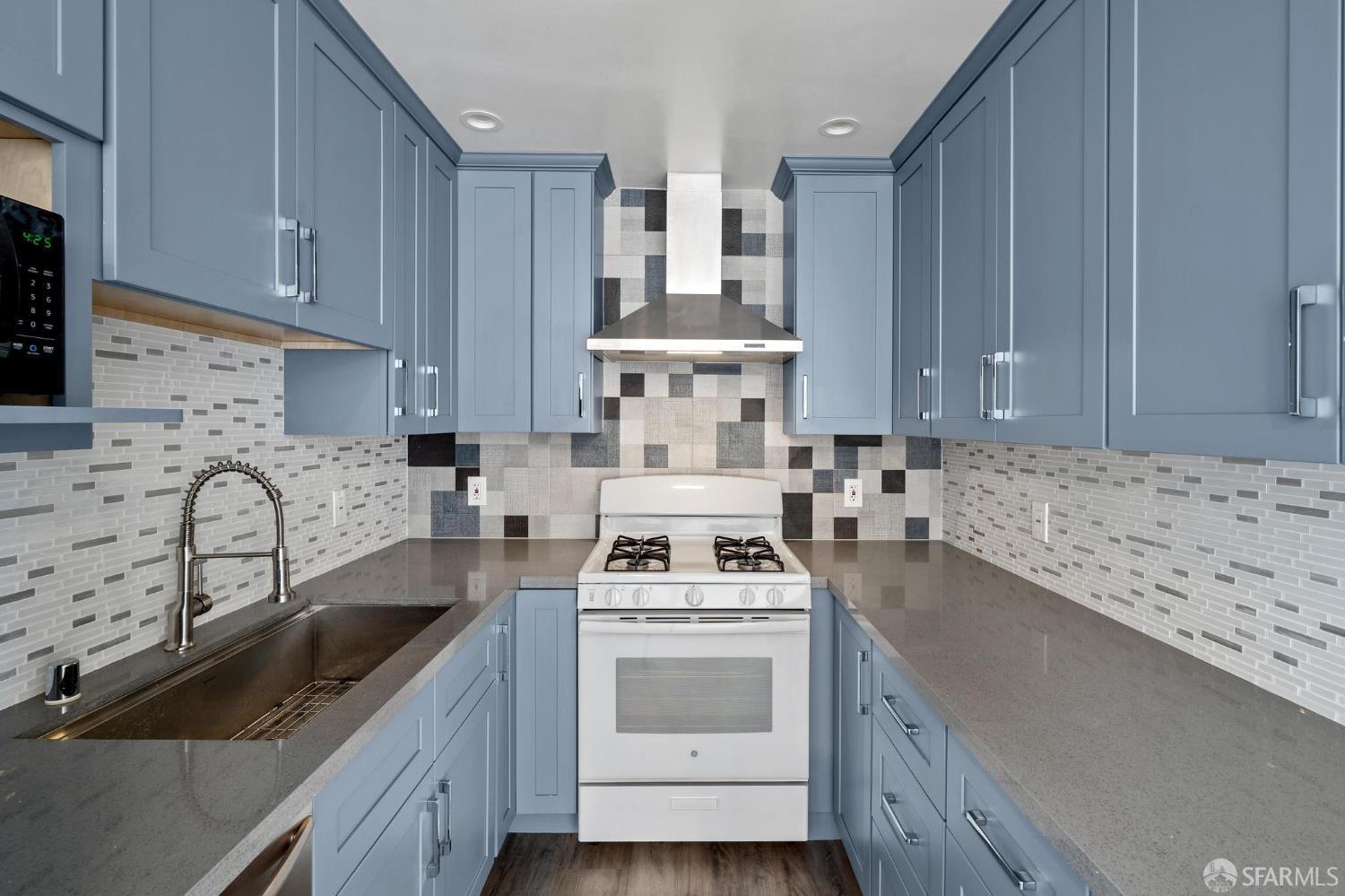 Detail Gallery Image 11 of 74 For 1983 42nd Ave, San Francisco,  CA 94116 - 4 Beds | 2/1 Baths