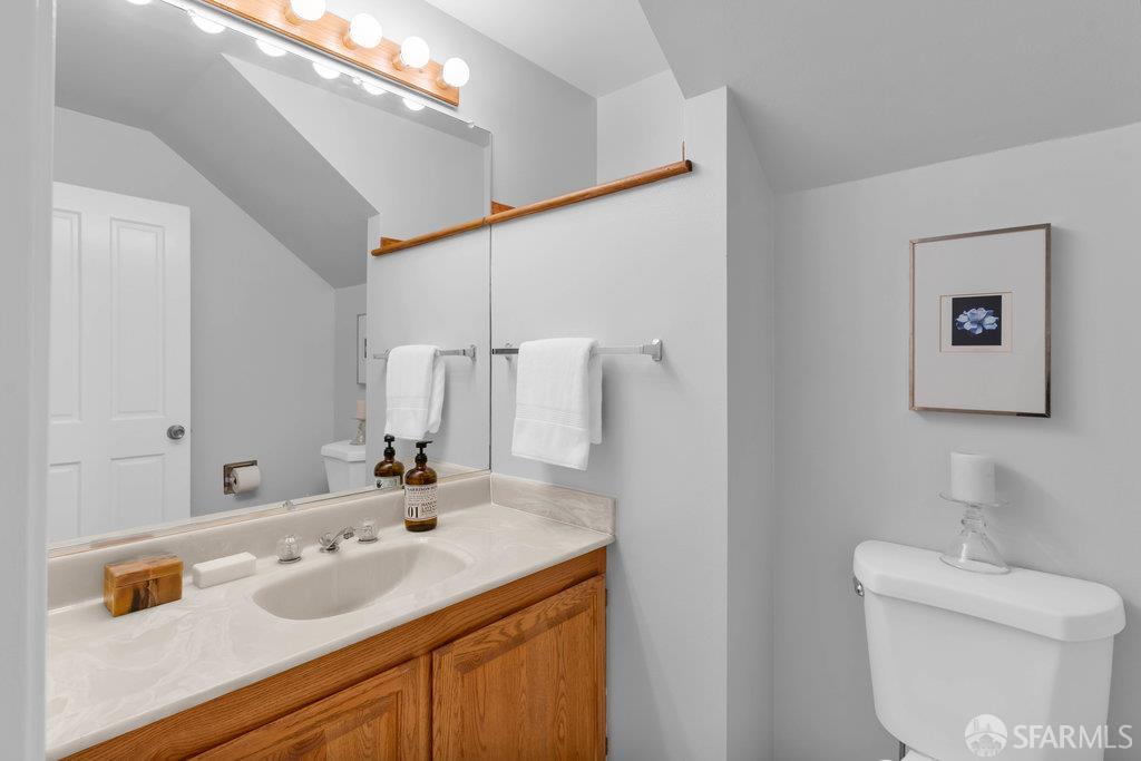 Detail Gallery Image 46 of 58 For 1647 Trestle Glen Rd, Oakland,  CA 94610 - 4 Beds | 2/1 Baths