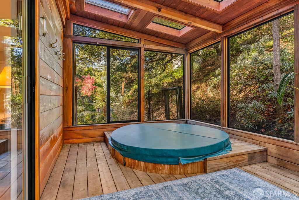 Detail Gallery Image 33 of 58 For 1647 Trestle Glen Rd, Oakland,  CA 94610 - 4 Beds | 2/1 Baths