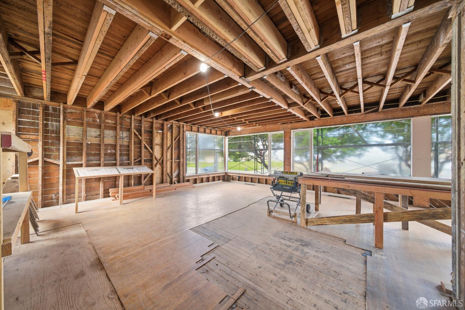 Detail Gallery Image 9 of 25 For 3666 Baker St, San Francisco,  CA 94123 - 4 Beds | 3/1 Baths