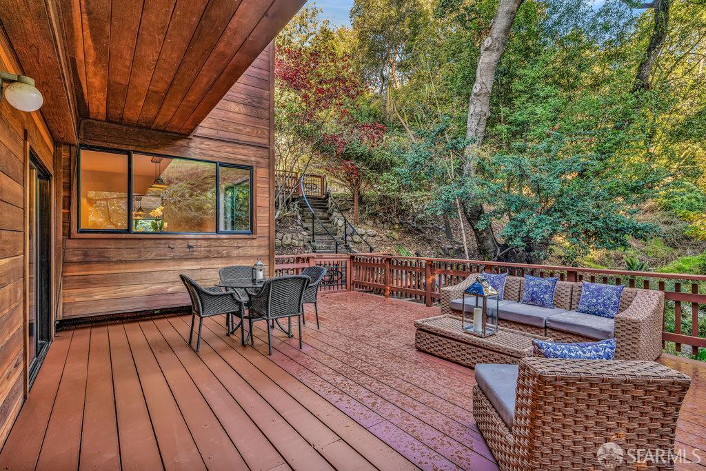 Detail Gallery Image 9 of 58 For 1647 Trestle Glen Rd, Oakland,  CA 94610 - 4 Beds | 2/1 Baths